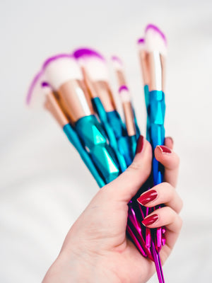 BRUSHES & TOOLS